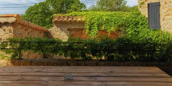 Terrasse couverte Gîte Sanilhac Ardèche